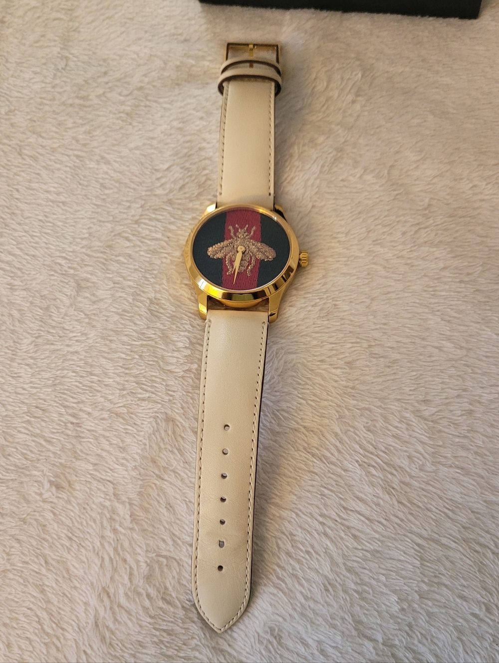 Gucci G- Timeless Bee Womens Watch - Picture 3 of 10